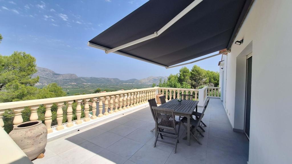 5 bed villa in Orba