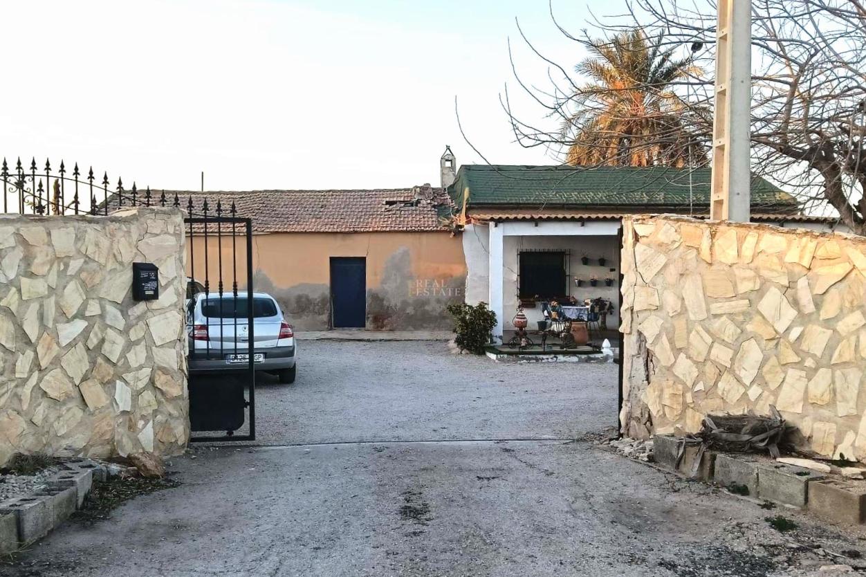 3 bed country house in Crevillent