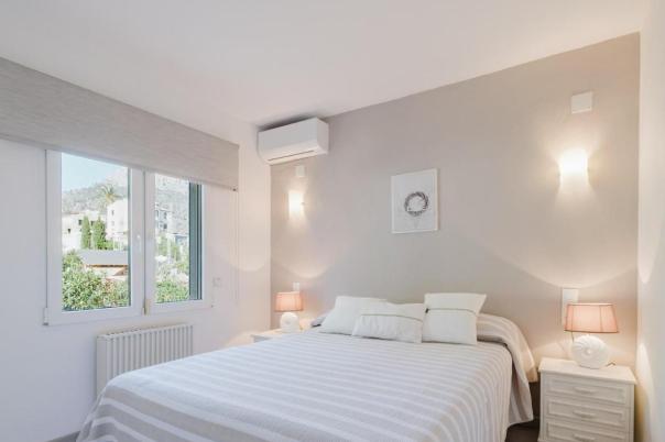 5 bed villas in Calpe / Calp