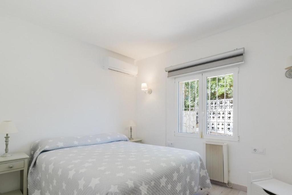5 bed villas in Calpe / Calp