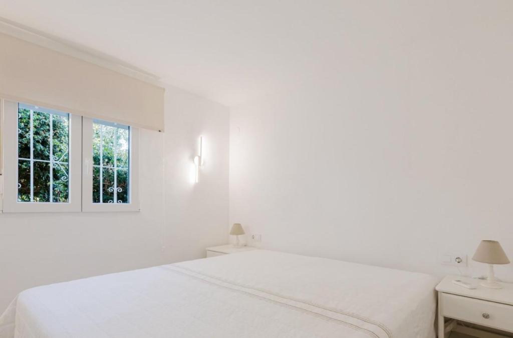 5 bed villas in Calpe / Calp
