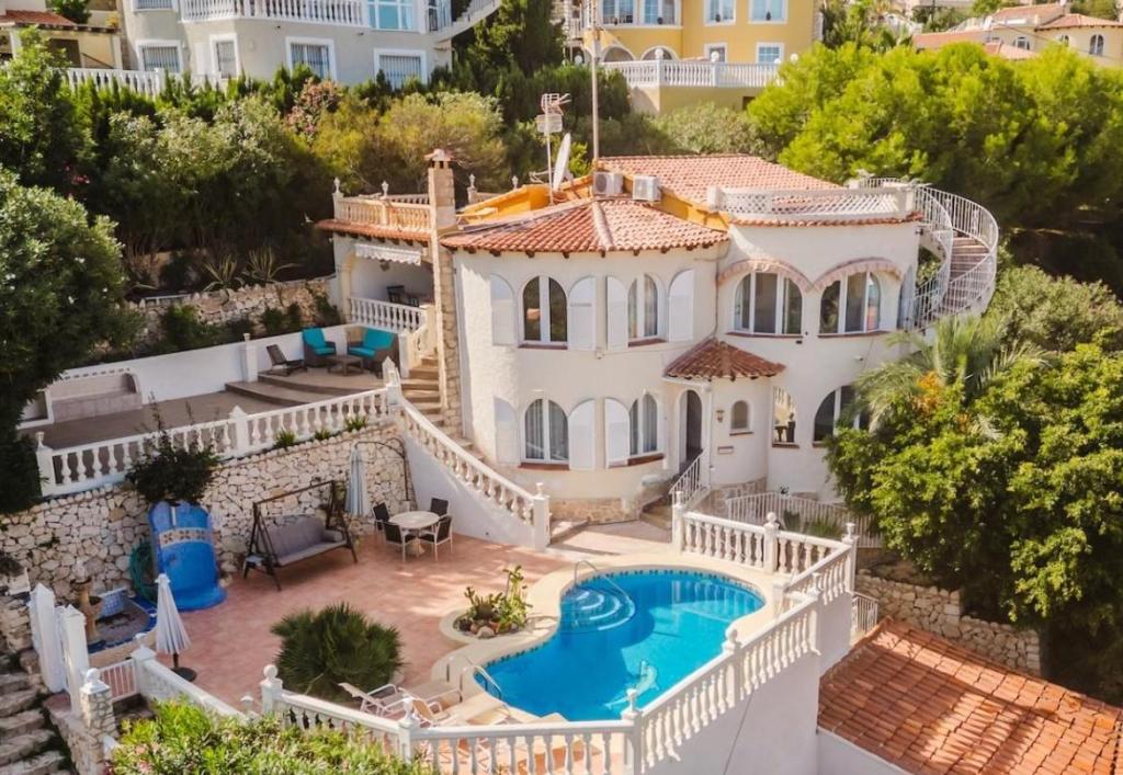5 bed villas in Calpe / Calp