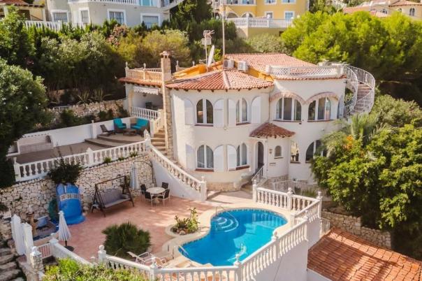 5 bed villas in Calpe / Calp
