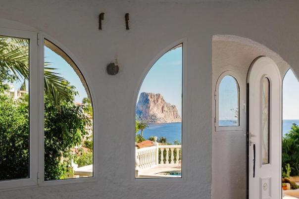 5 bed villas in Calpe / Calp