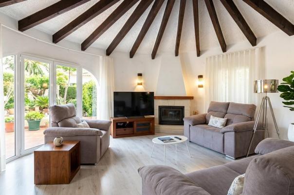 5 bed villas in Calpe / Calp