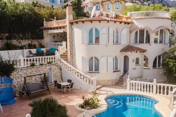 5 bed villas in Calpe / Calp