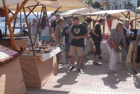 Markets in Javea: Sunday Artisan & Craft Market at Javea Port