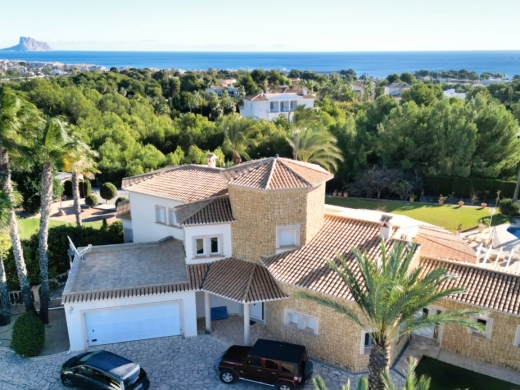 6 bed villa in Altea