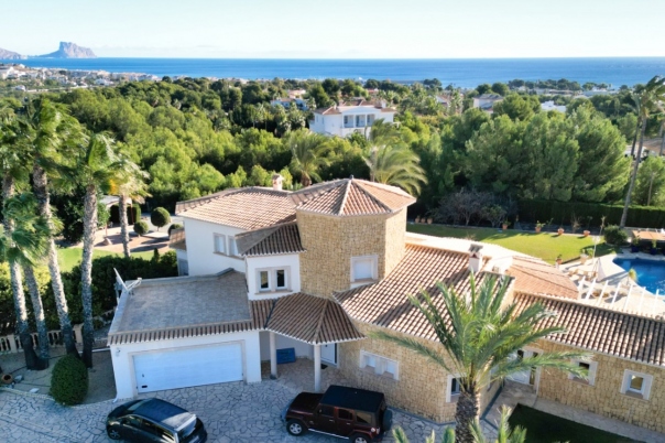 6 bed villa in Altea