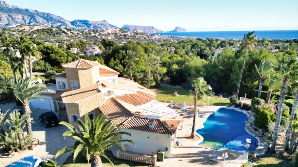 6 bed villa in Altea
