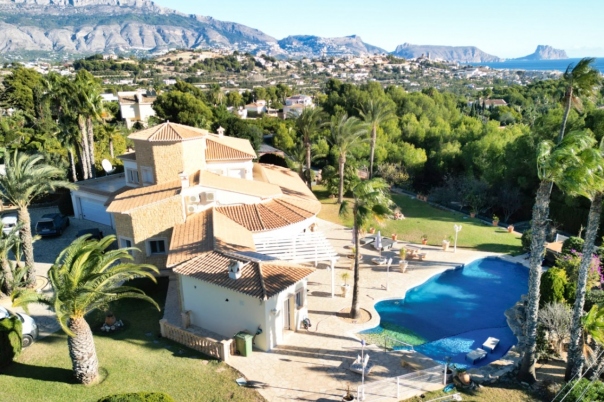 6 bed villa in Altea