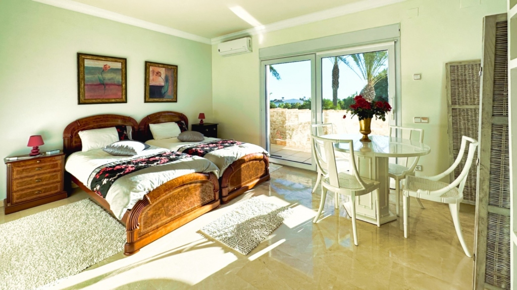 6 bed villa in Altea