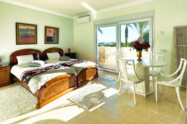 6 bed villa in Altea