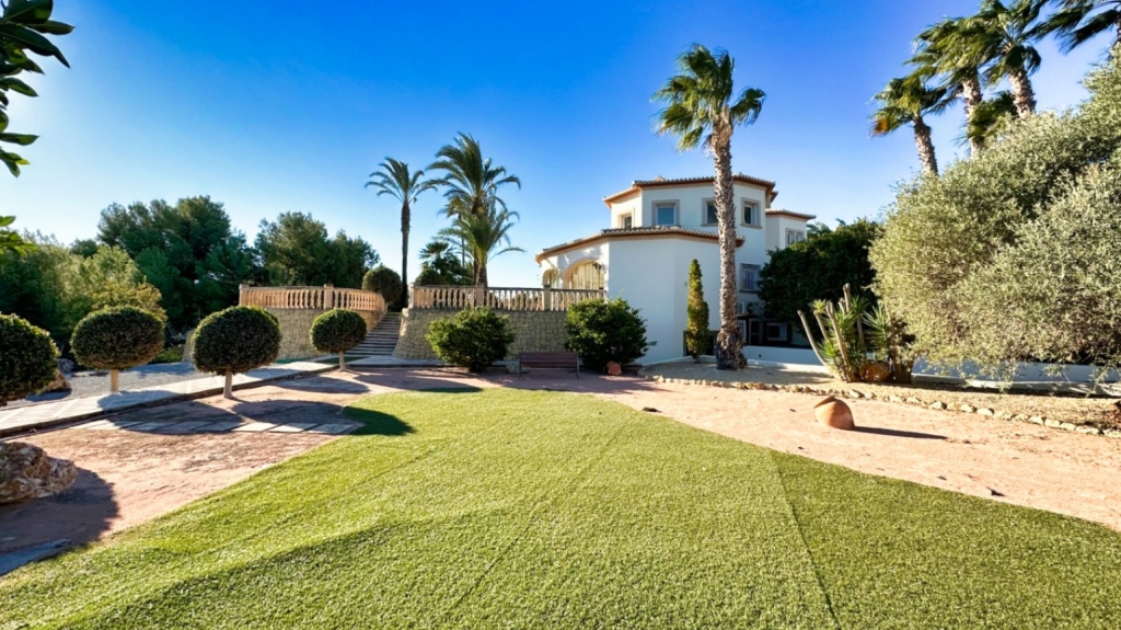 6 bed villa in Altea