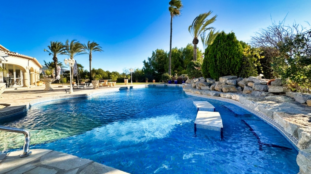 6 bed villa in Altea