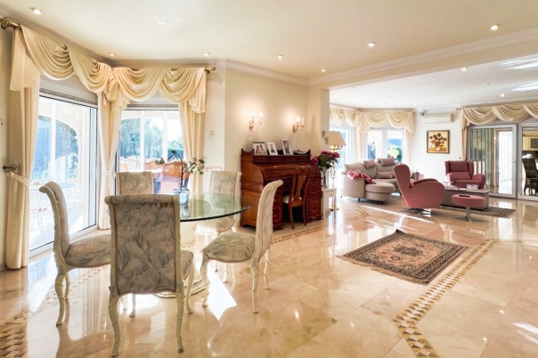 6 bed villa in Altea