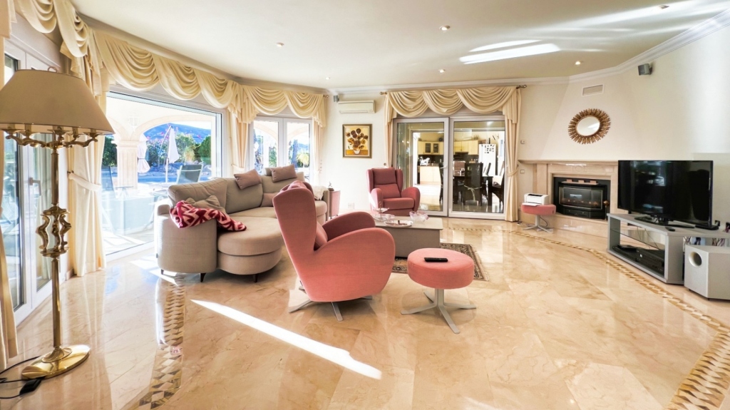 6 bed villa in Altea