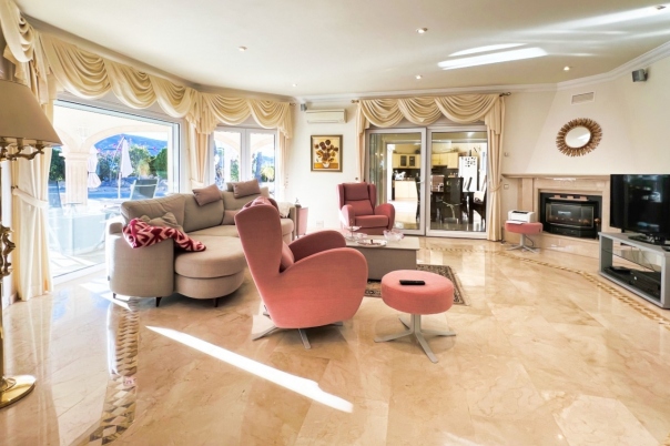 6 bed villa in Altea