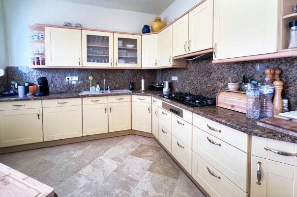 6 bed villa in Altea