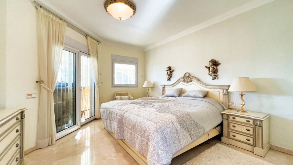 6 bed villa in Altea
