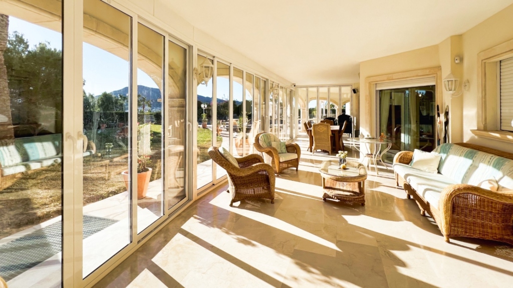 6 bed villa in Altea