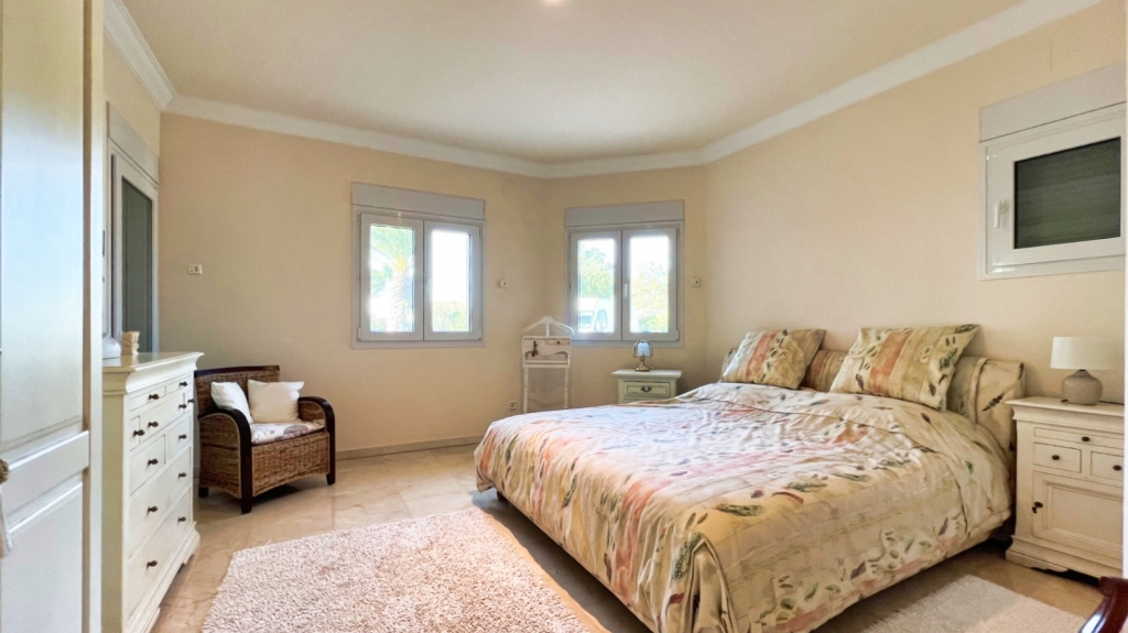 6 bed villa in Altea