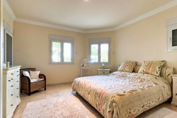 6 bed villa in Altea