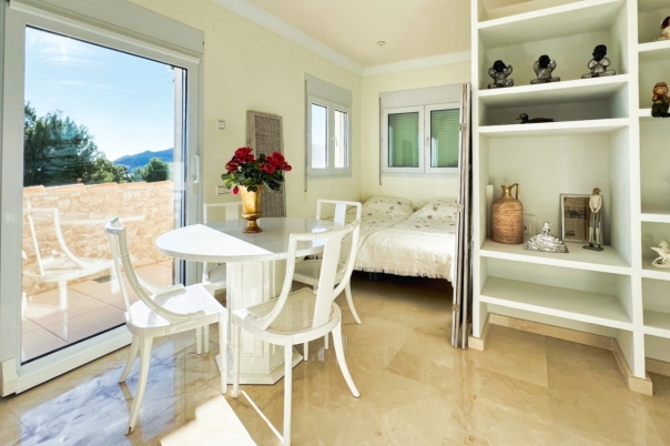 6 bed villa in Altea