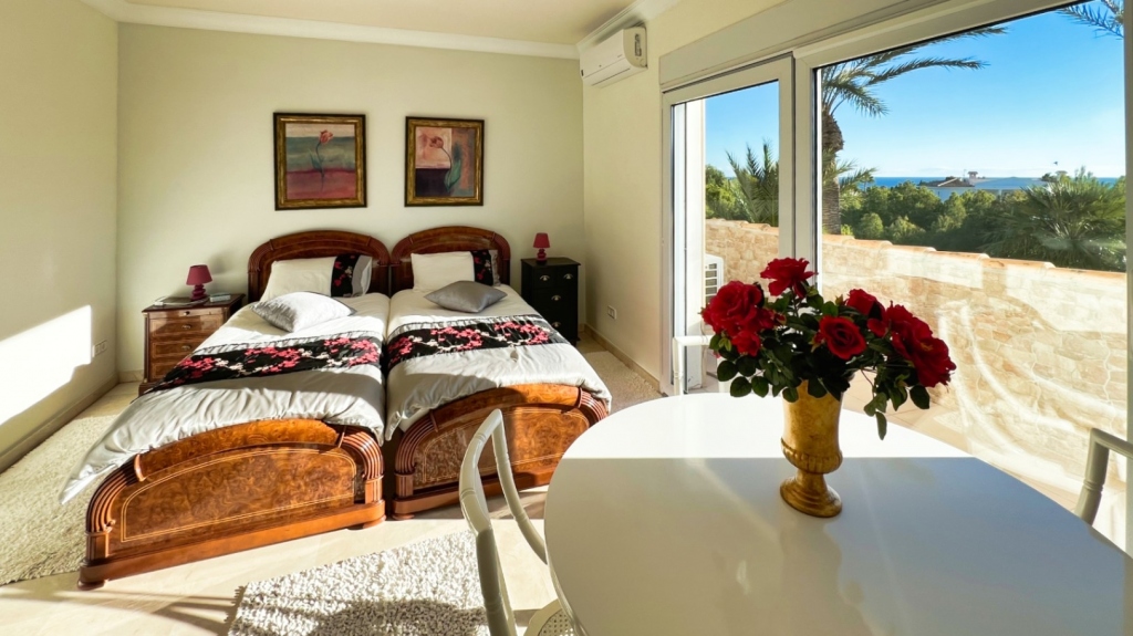 6 bed villa in Altea