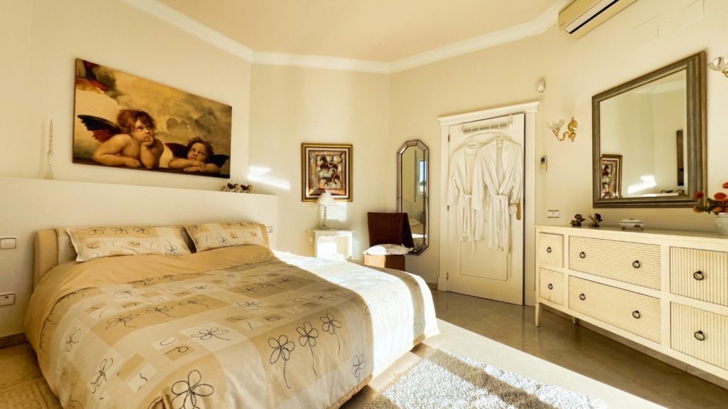 6 bed villa in Altea