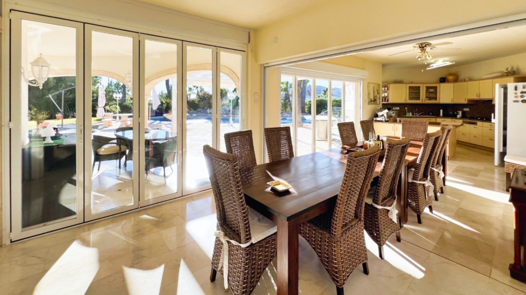 6 bed villa in Altea