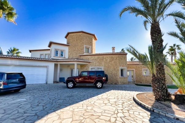 6 bed villa in Altea