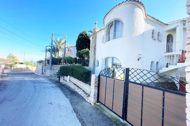4 bed casa / chalet in Calpe
