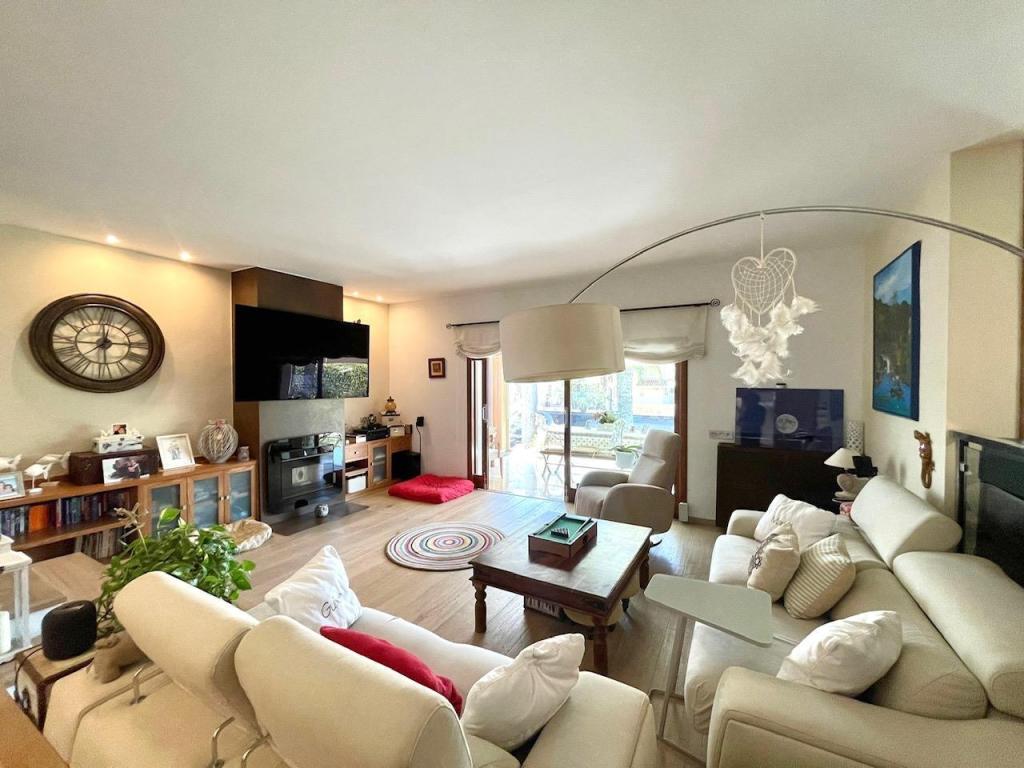 5 bed villa in La Nucía