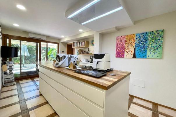 5 bed villa in La Nucía