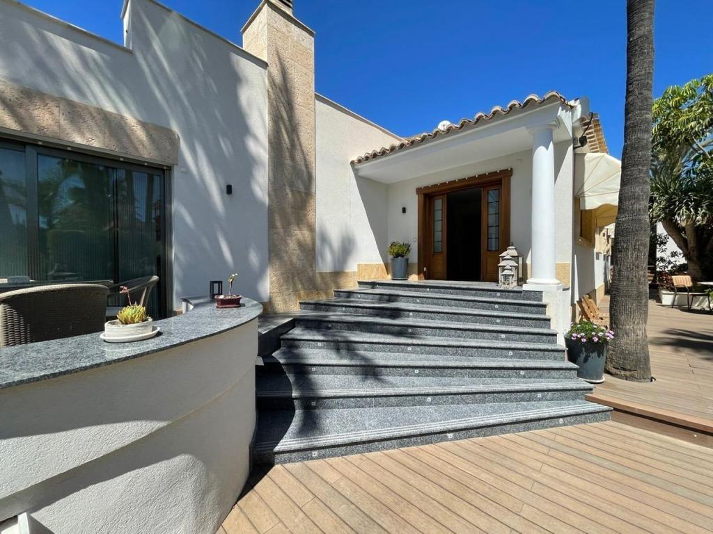 5 bed villa in La Nucía