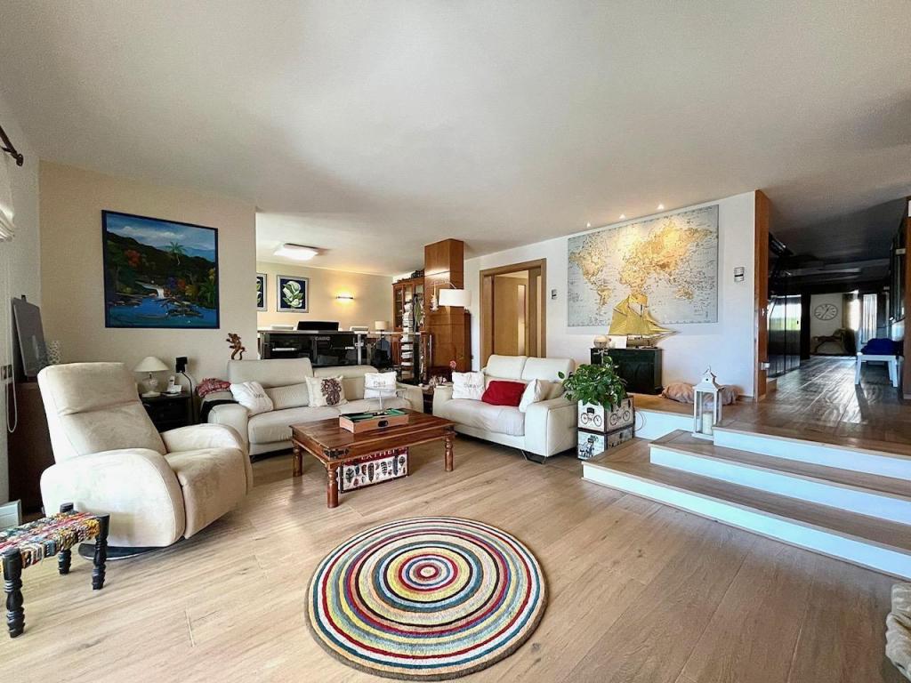 5 bed villa in La Nucía