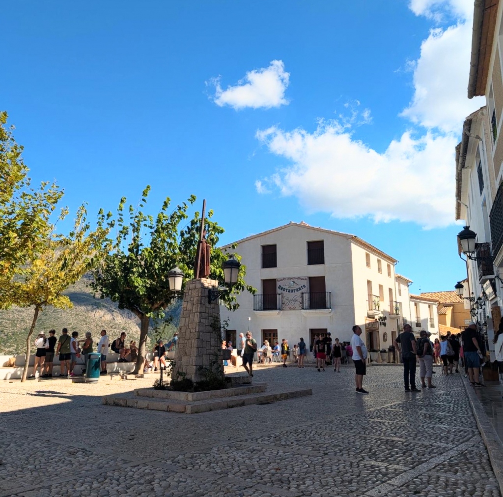 Visiting Guadalest - Day Trips on the Costa Blanca