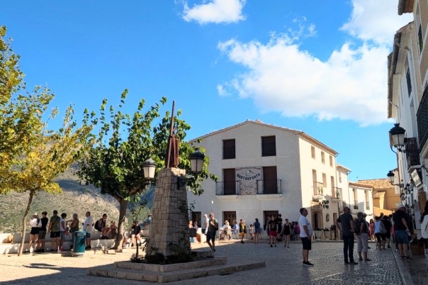Visiting Guadalest - Day Trips on the Costa Blanca
