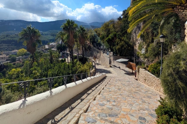Visiting Guadalest - Day Trips on the Costa Blanca