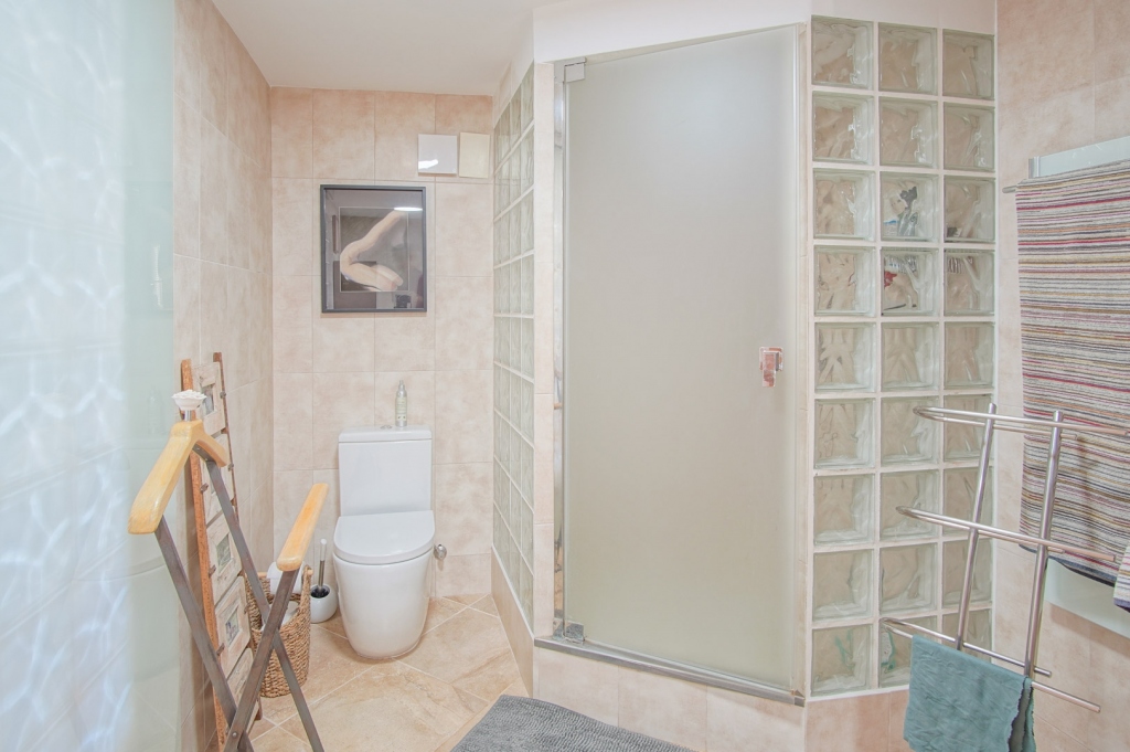 5 bed villa in Pego