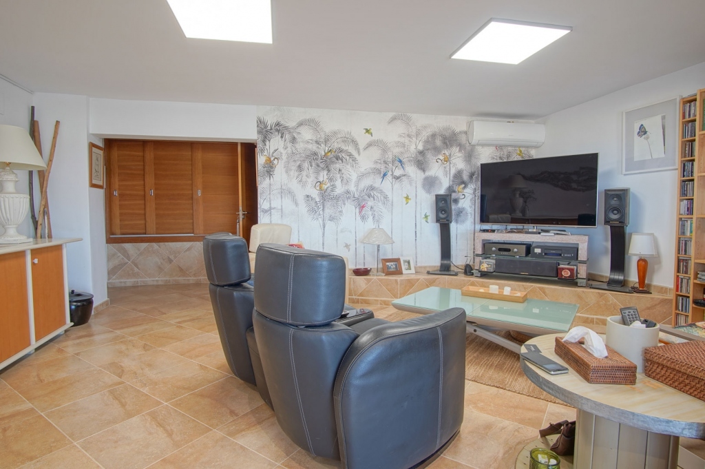 5 bed villa in Pego