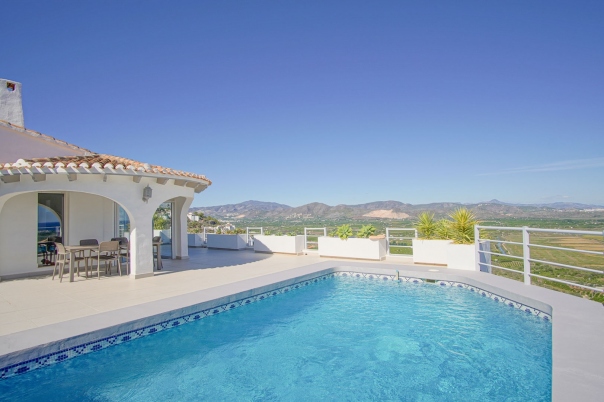 5 bed villa in Pego