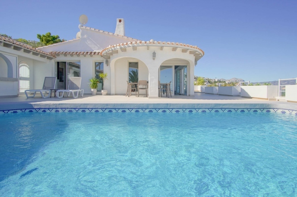5 bed villa in Pego