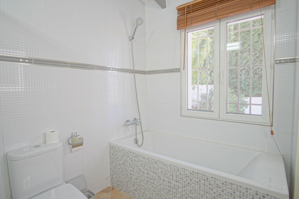 5 bed villa in Pego