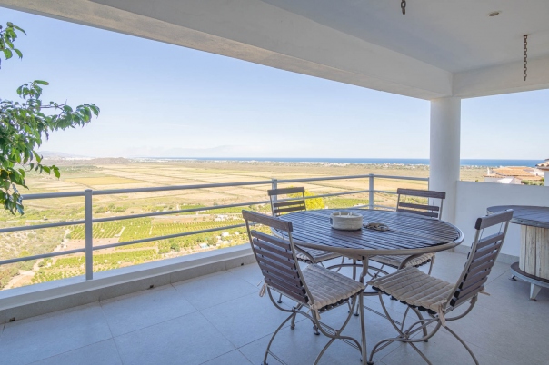 5 bed villa in Pego
