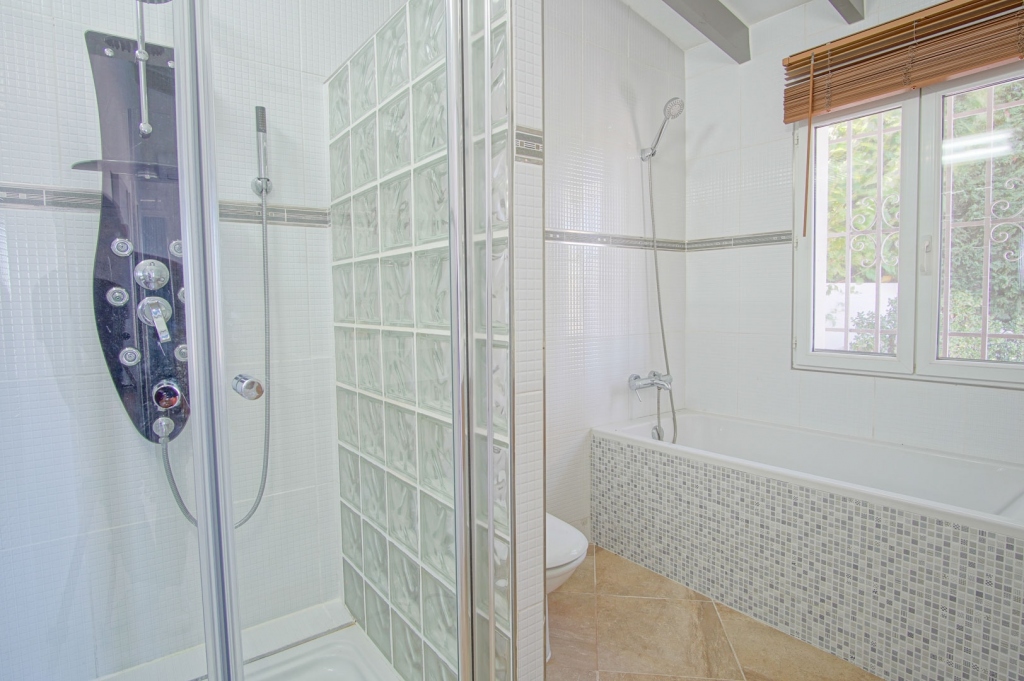 5 bed villa in Pego
