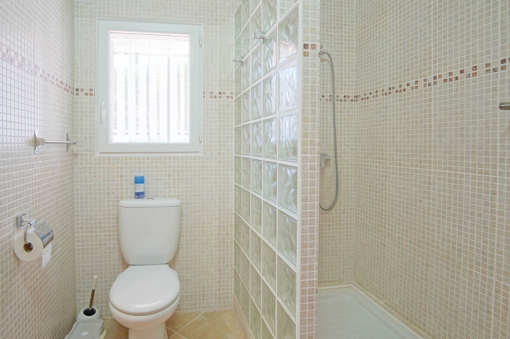 5 bed villa in Pego