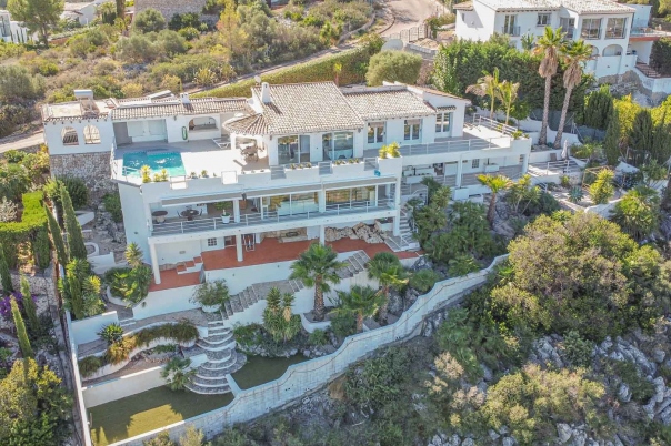 5 bed villa in Pego