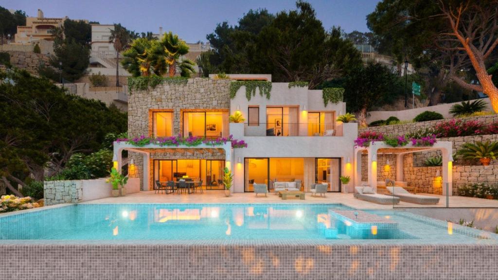 5 bed villa in Altea
